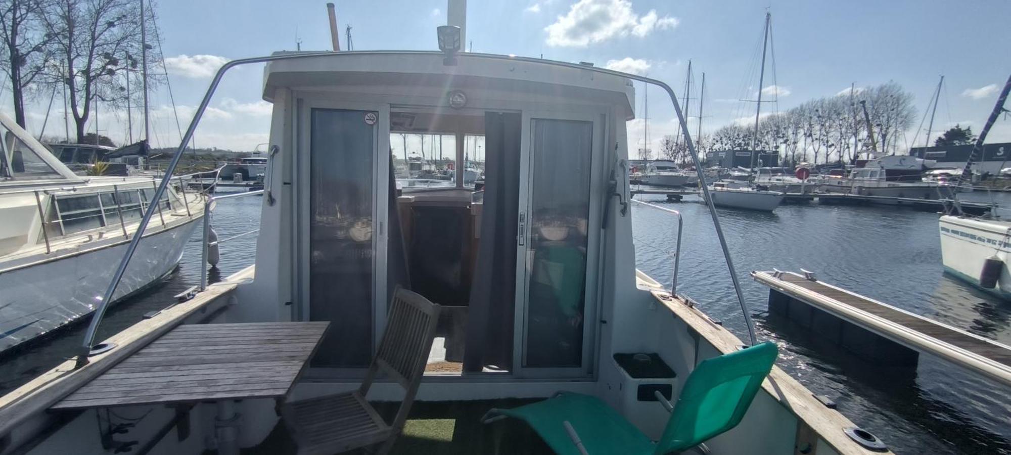 Hotel Nuit Insolite Sur L'Eau Au Port De Ouistreham Exteriér fotografie