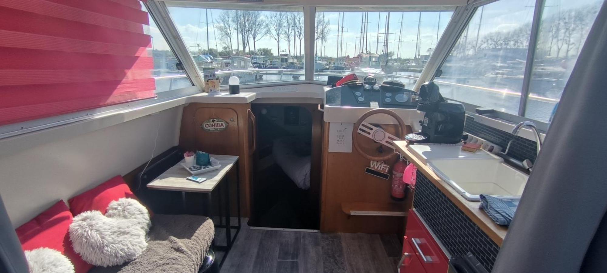 Hotel Nuit Insolite Sur L'Eau Au Port De Ouistreham Exteriér fotografie